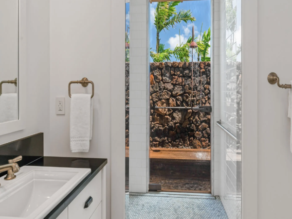Luxury 6-Bedroom Vacation Home in Poipu - Ocean Views & Modern Comfort